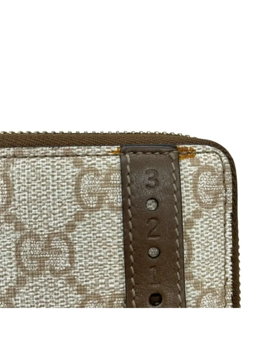 Gucci Zip Around Wallet GG Supreme Belt Beige